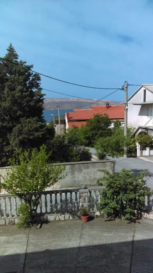 Ruza I Natalija Apartment Karlobag